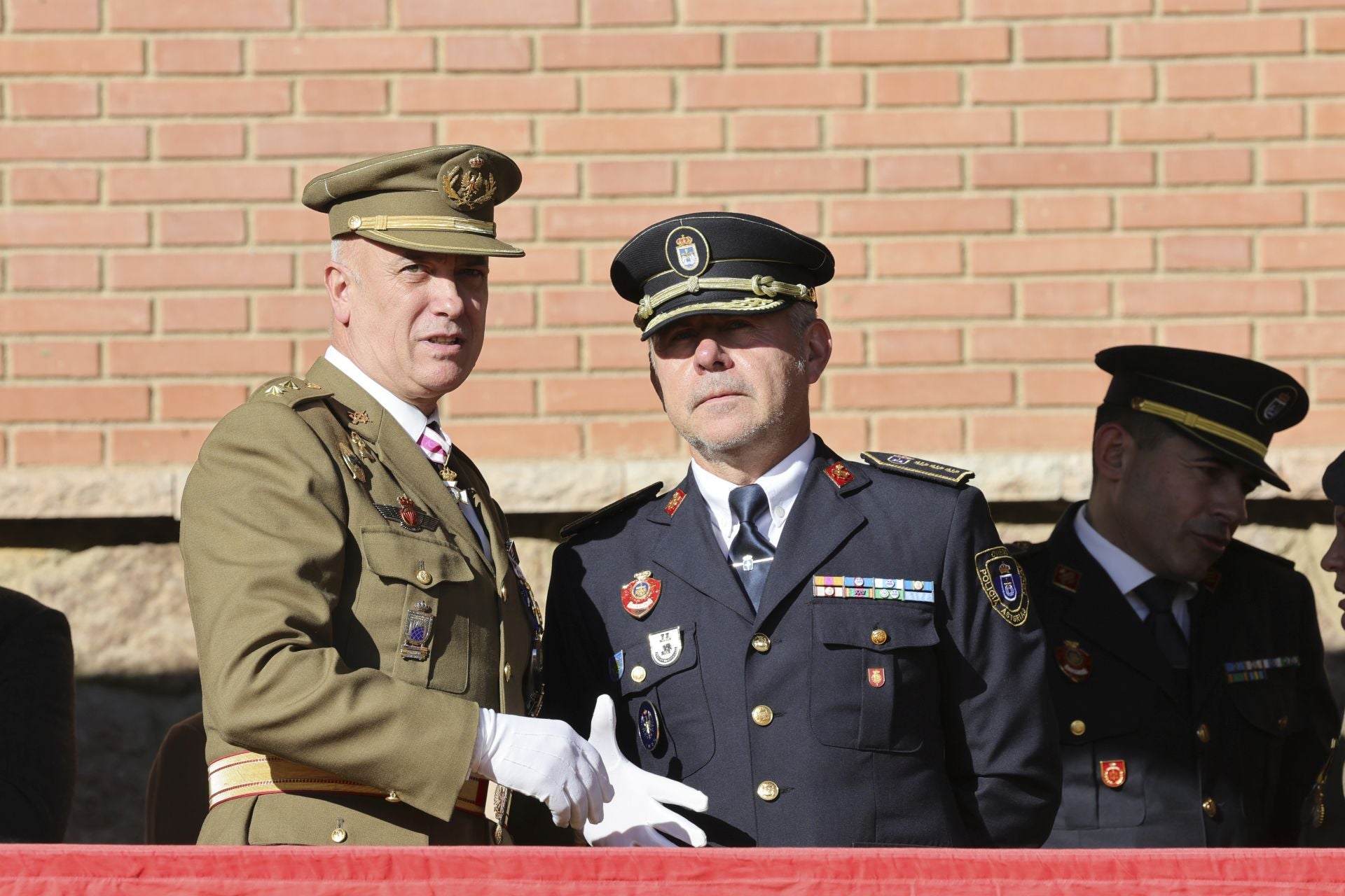 Parada militar y una despedida: las imágenes del Día de la Inmaculada en Cabo Noval