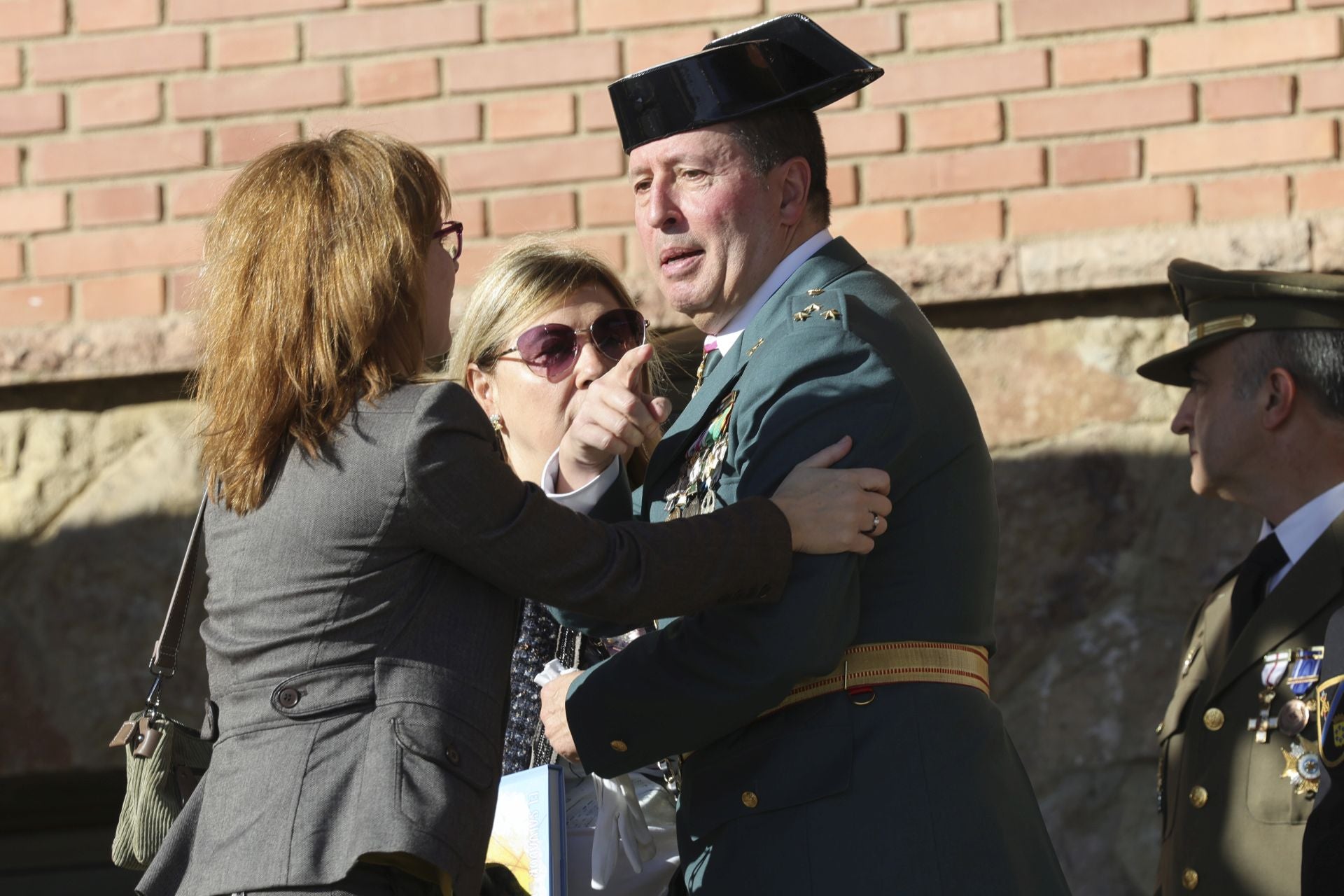 Parada militar y una despedida: las imágenes del Día de la Inmaculada en Cabo Noval