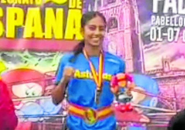 Arzoo Velasco en lo más alto del cajón del podio del Nacional.