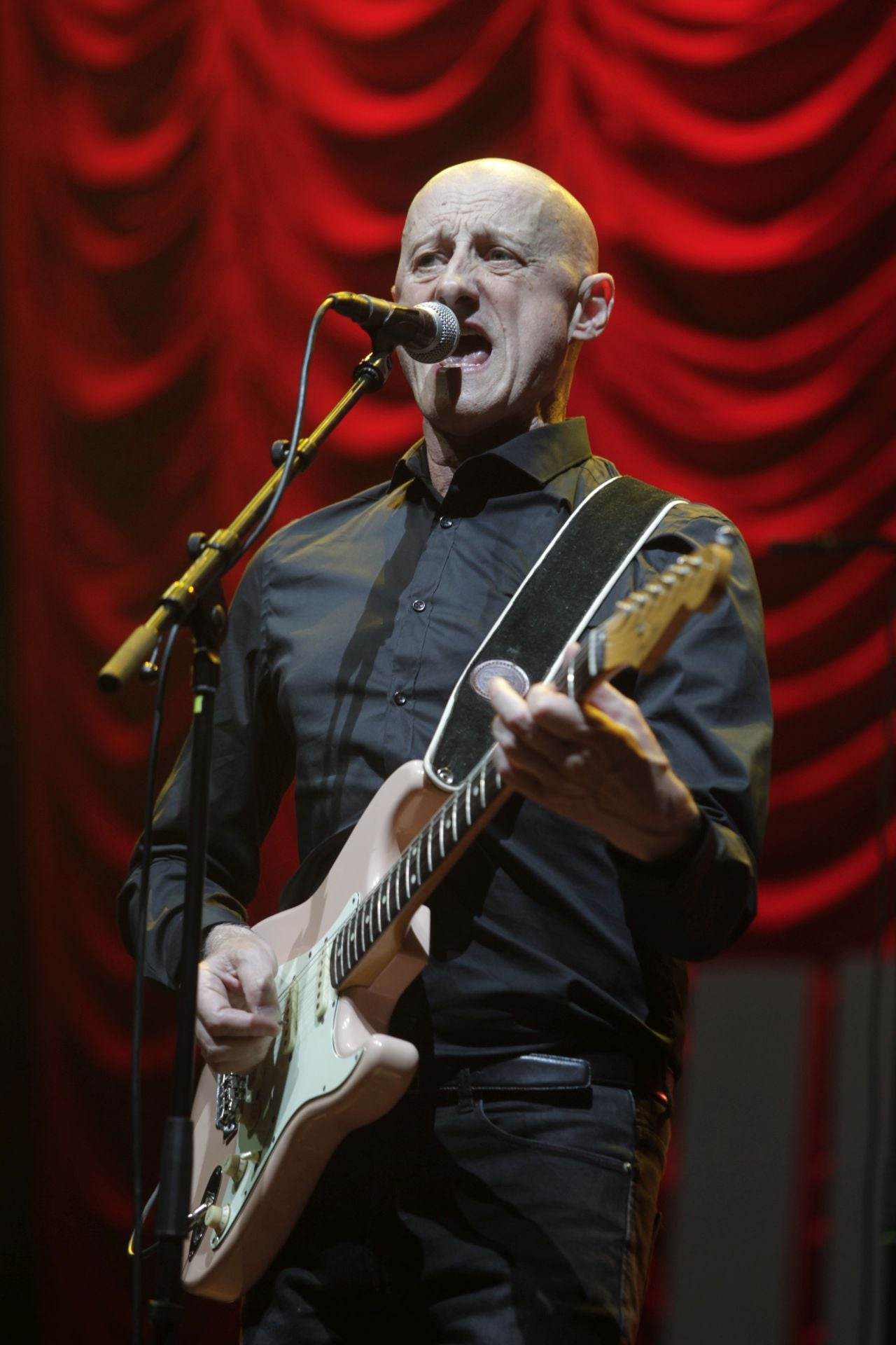 Jorge Martínez, líder de Ilegales, figura incontestable del rock: provocador y talento puro