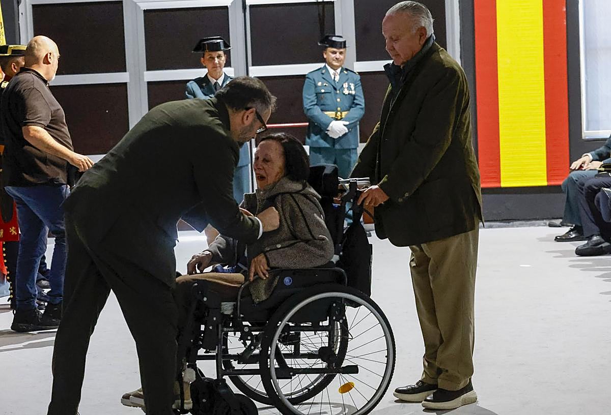 Teresita Fernández, distinguida por la Guardia Civil el 12 de octubre de este año.