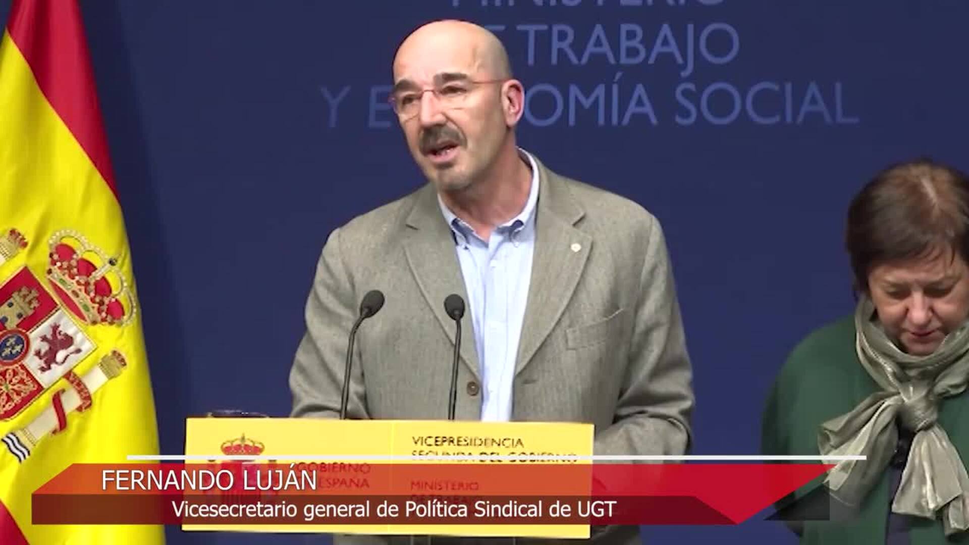 Trabajo logra acuerdo con sindicatos para subir el SMI un 4,4% en 2025, hasta 1.184 euros