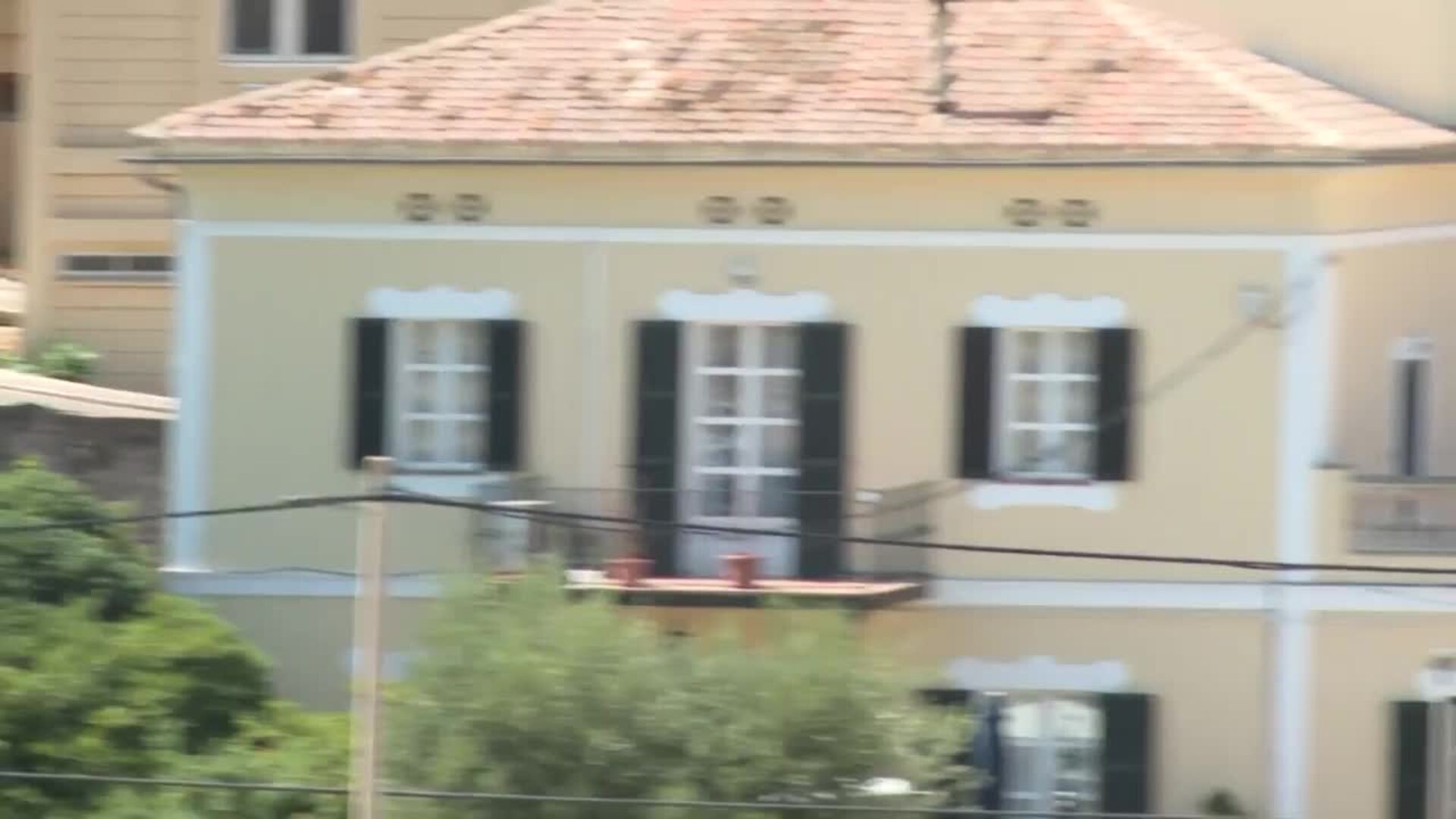 Primeras imágenes del Rey Felipe VI embarcando en el Aifos en Palma