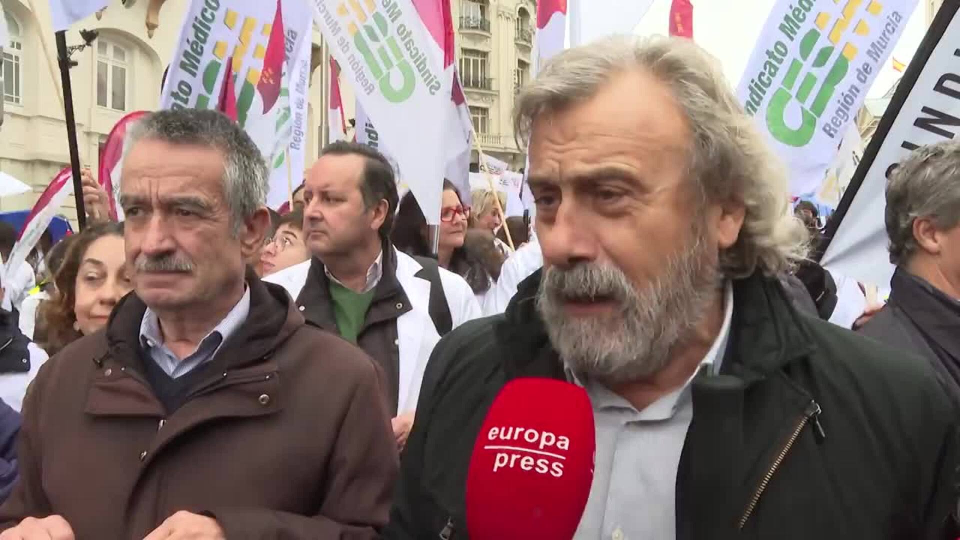 Médicos reclaman un estatuto propio que reconozca su singularidad