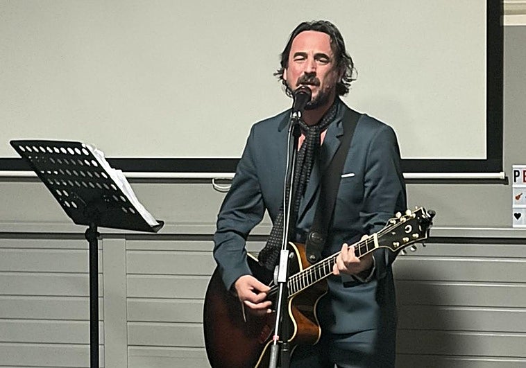 Igor Paskual: lecciones de rock en directo y estacazos a los músicos que odia