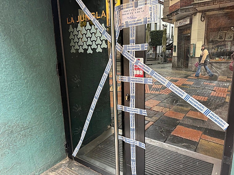 El Ayuntamiento de Avilés precinta un bar de Sabugo por el elevado nivel de ruido