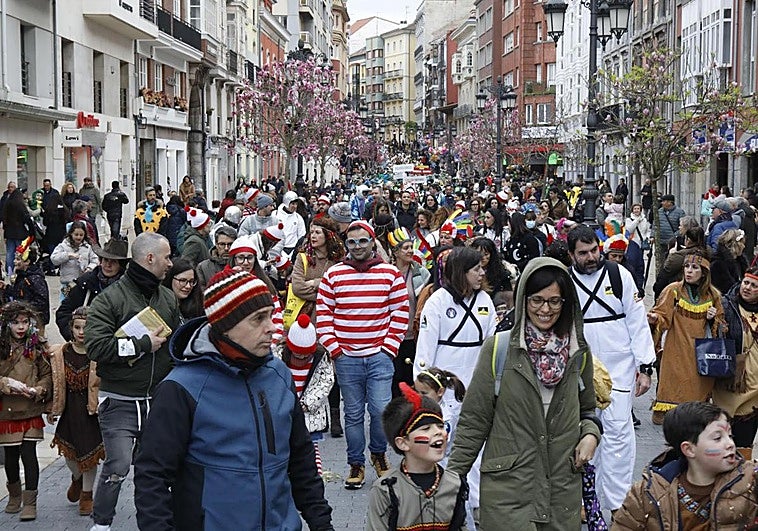 La lluvia obliga a suspender el desfile de Escolinos Antroxaos de Avilés