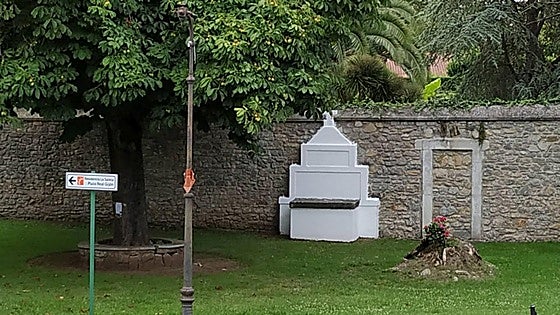 Historia de un altarín en Gijón: los altarinos exteriores de las iglesias