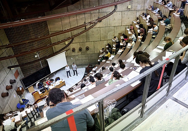 La Universidad de Oviedo mejorará la facultad de Medicina para prolongar su vida útil