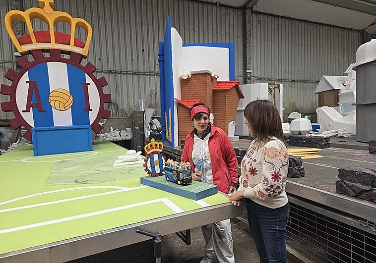 Las carrozas de El Bollo de Avilés van tomando forma