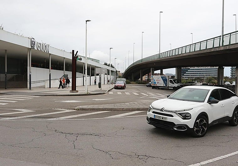 El convenio para el derribo de Carlos Marx, en Gijón, a un solo trámite para su firma