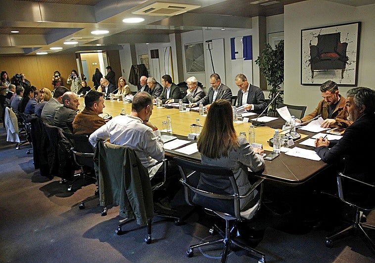 El Principado eleva el tono contra Transportes: «No es aceptable su inacción ante compromisos clave para Asturias»