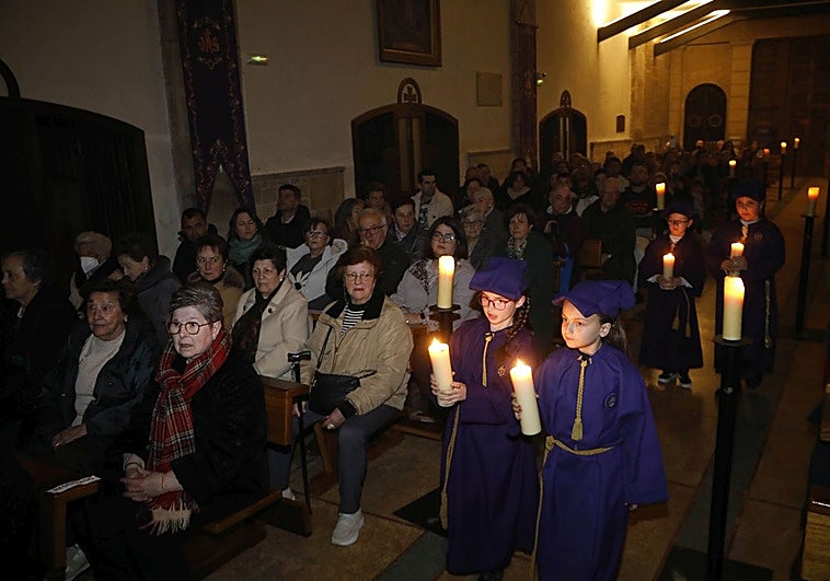 Adolfo Mariño, en el pregón de Semana Santa: «El mayor de los reconocimientos es la expresión de fe del pueblo de Villaviciosa»