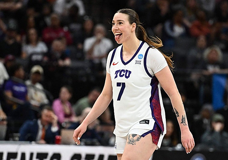 La jugadora de baloncesto ovetense Marta Suárez hace historia en la 'locura de marzo'