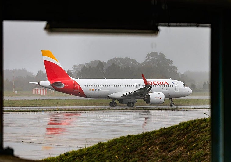 Un directivo de Iberia explica el motivo por el que la aerolínea deja de volar a Asturias