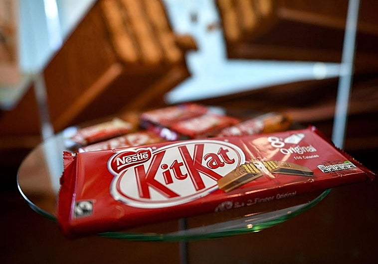 Roban un camión con doce toneladas de chocolatinas Kitkat