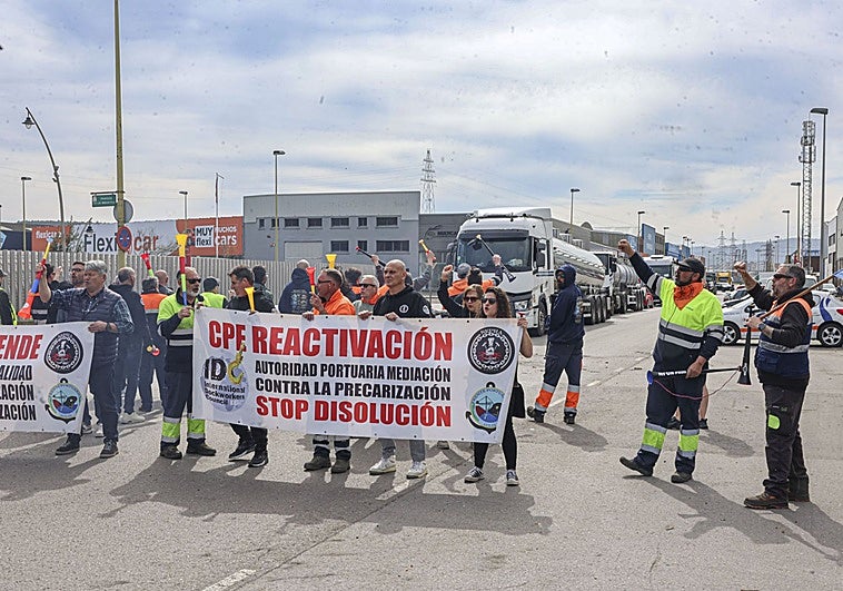 IU y Sumar trasladan su apoyo a los estibadores de Avilés y reclaman más reuniones con la patronal