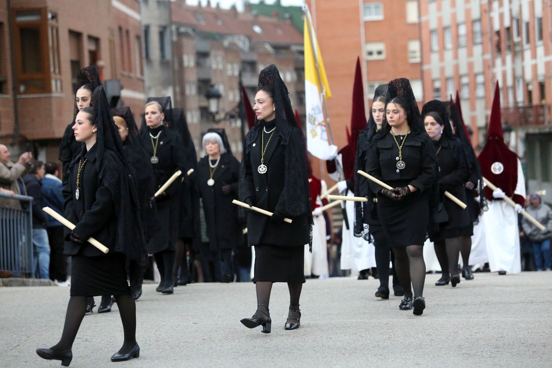 La procesión del Prendimiento de Oviedo en imágenes | El Comercio ...