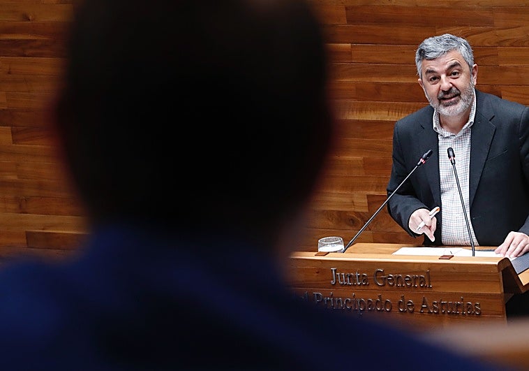 Gresca en la Junta General del Principado por una frase de Vox sobre los inmigrantes