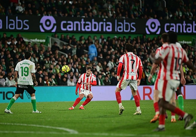 El mejor Sporting, el peor momento