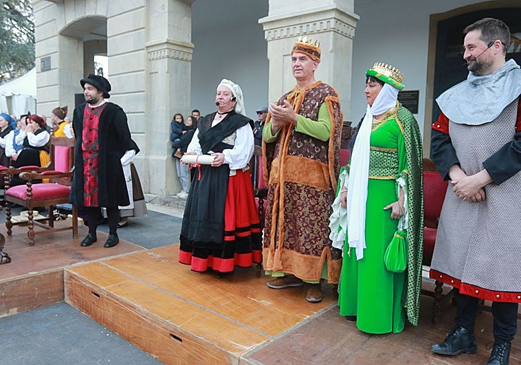 Comienza la fiesta de los Güevos Pintos con la concesión de la Carta Puebla