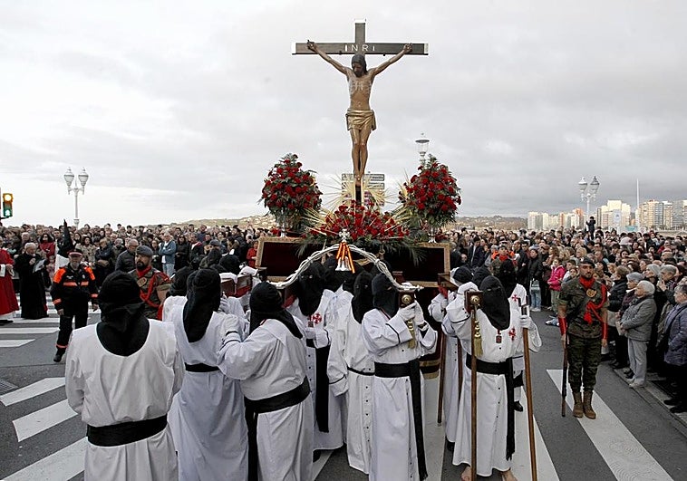 «Ver el paso del Santo Cristo es impresionante e indescriptible»