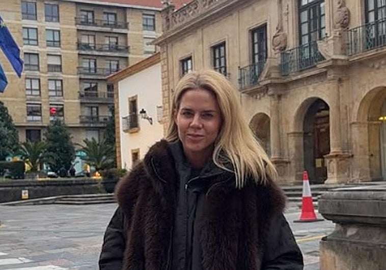 Amelia Bono «suma recuerdos» de viaje por Asturias