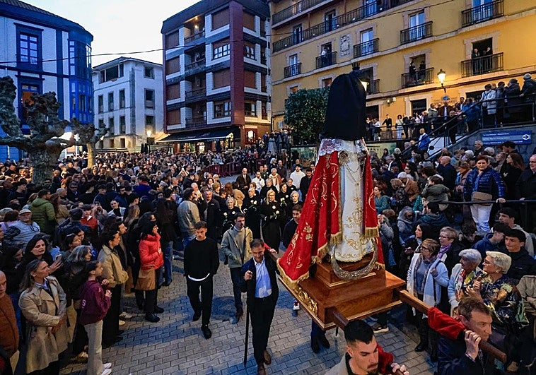 Candás se vuelca con la Virgen del Rosario