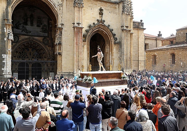 Las cofradías de Oviedo califican de éxito la Semana Santa gracias al «tiempo, las multitudes y el respeto»