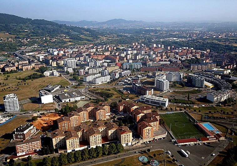 Paralizan en los juzgados el desahucio de una familia en una vivienda de Vipasa de La Corredoria