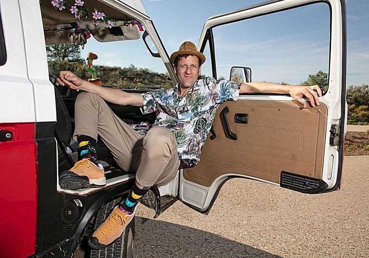 «Cuando haces un espectáculo de humor, tienes que reírte de alguien»