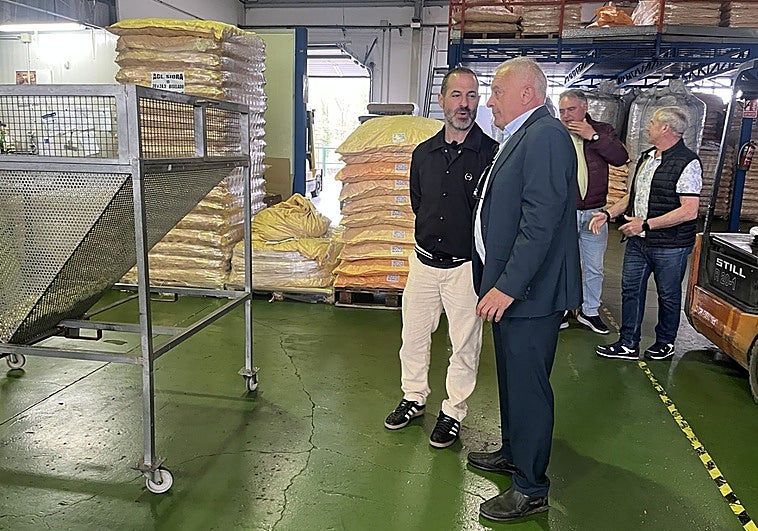 Una empresa usará los posos de la sidra, muy contaminantes, para hacer vinagre en Siero