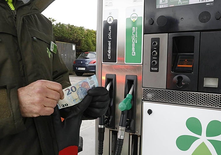 ¿Dónde está la gasolinera más barata de Asturias para repostar este fin de semana?