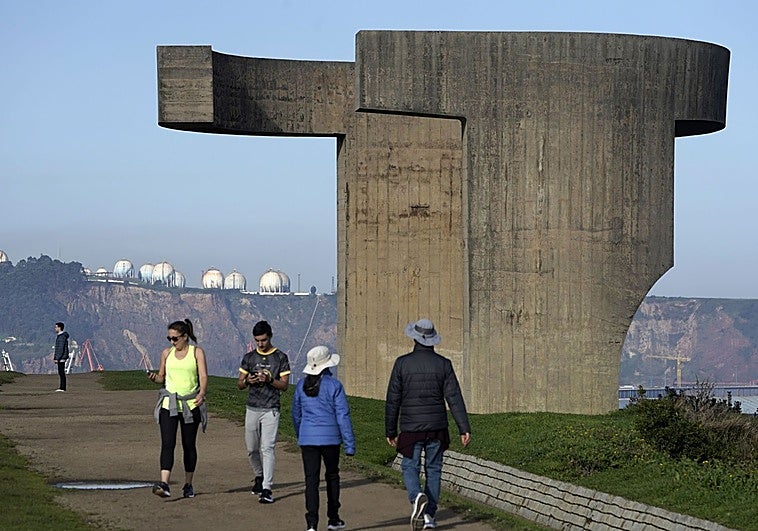 Podemos reclama para Gijón «una nueva política cultural en torno a la escultura urbana»