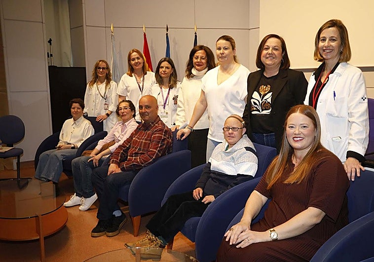 Profesionales en Avilés: «Antes era un modelo casi paternalista de enfermería, ahora el paciente es activo»