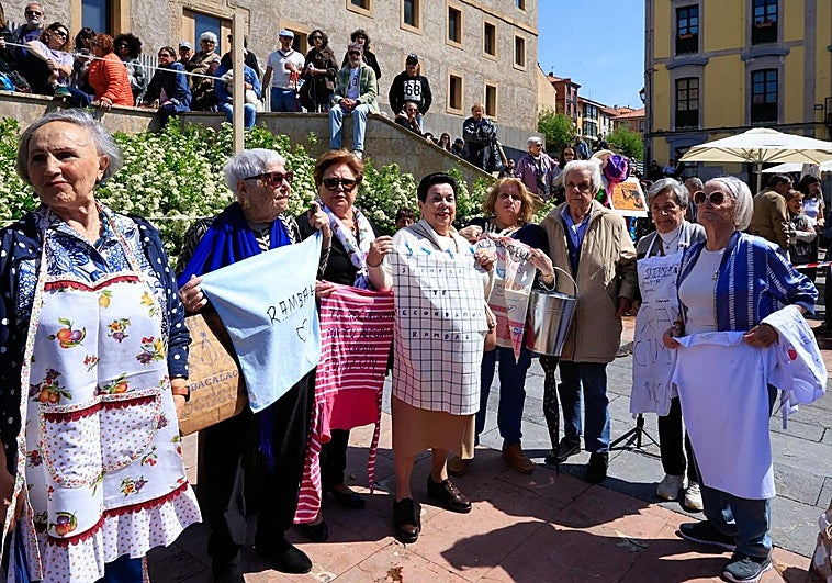 Gijón tiende «memoria y amor» para Rambal 50 años después de su asesinato