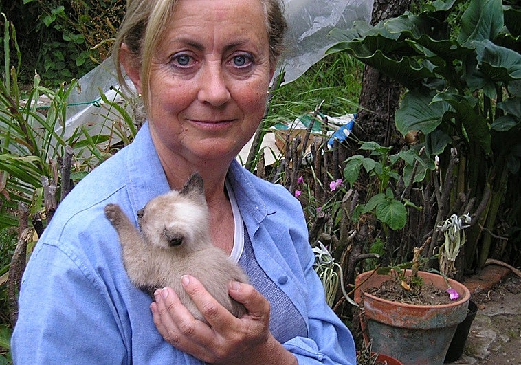 Fallece Tinita Pertierra, que regentó durante años la librería Platero, en Gijón