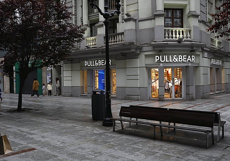 Así es la cadena perfumera que competirá con Primor en Gijón tras el cierre de Pull&Bear