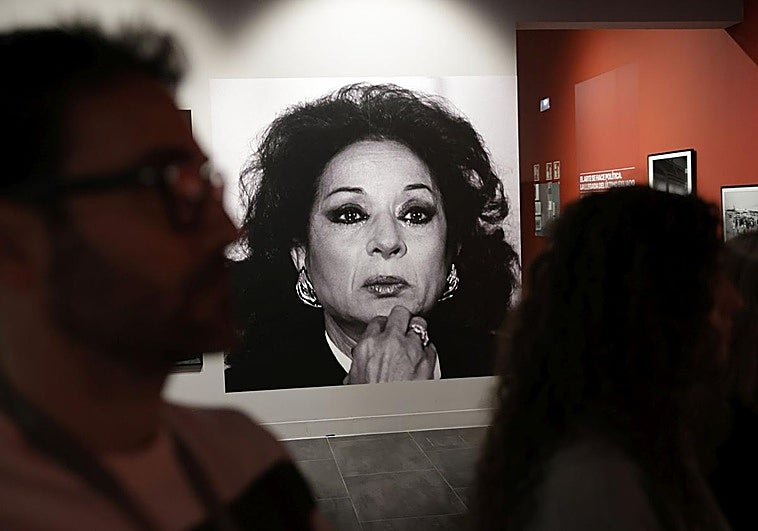 «Lola Flores fue un chivo expiatorio. Hoy nadie se sienta en el banquillo por no hacer tres declaraciones de la renta»