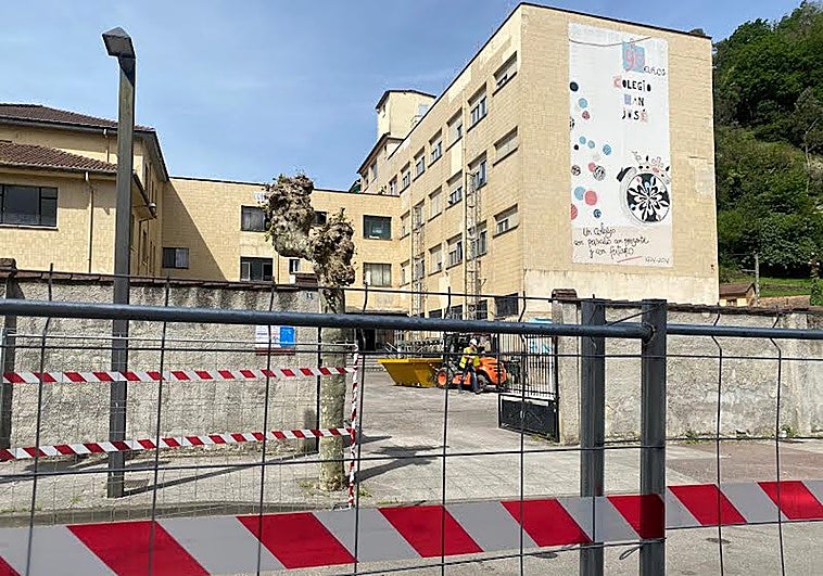 Comienza la mejora integral del centro de migrantes del colegio San José de Sotrondio