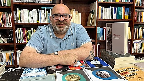 Rafael R. Valdés: «El centru'l mio trabayu ta nes clases populares asturianes»