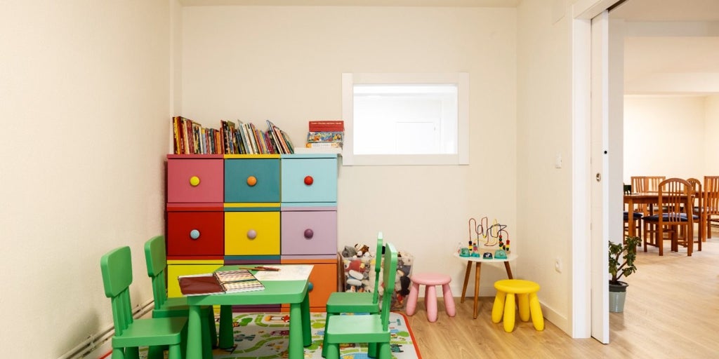 La Fundación Albergue Covadonga atendió a 61 familias con un centenar de menores en 2025