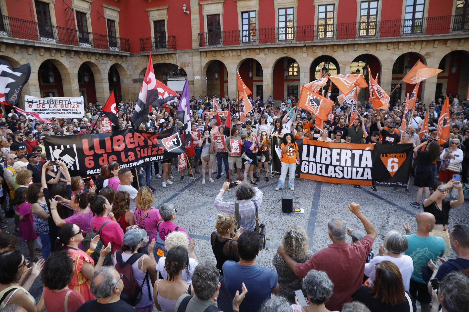 Los sindicatos piden «justicia de la buena» para 'las seis de La Suiza' ante los recursos