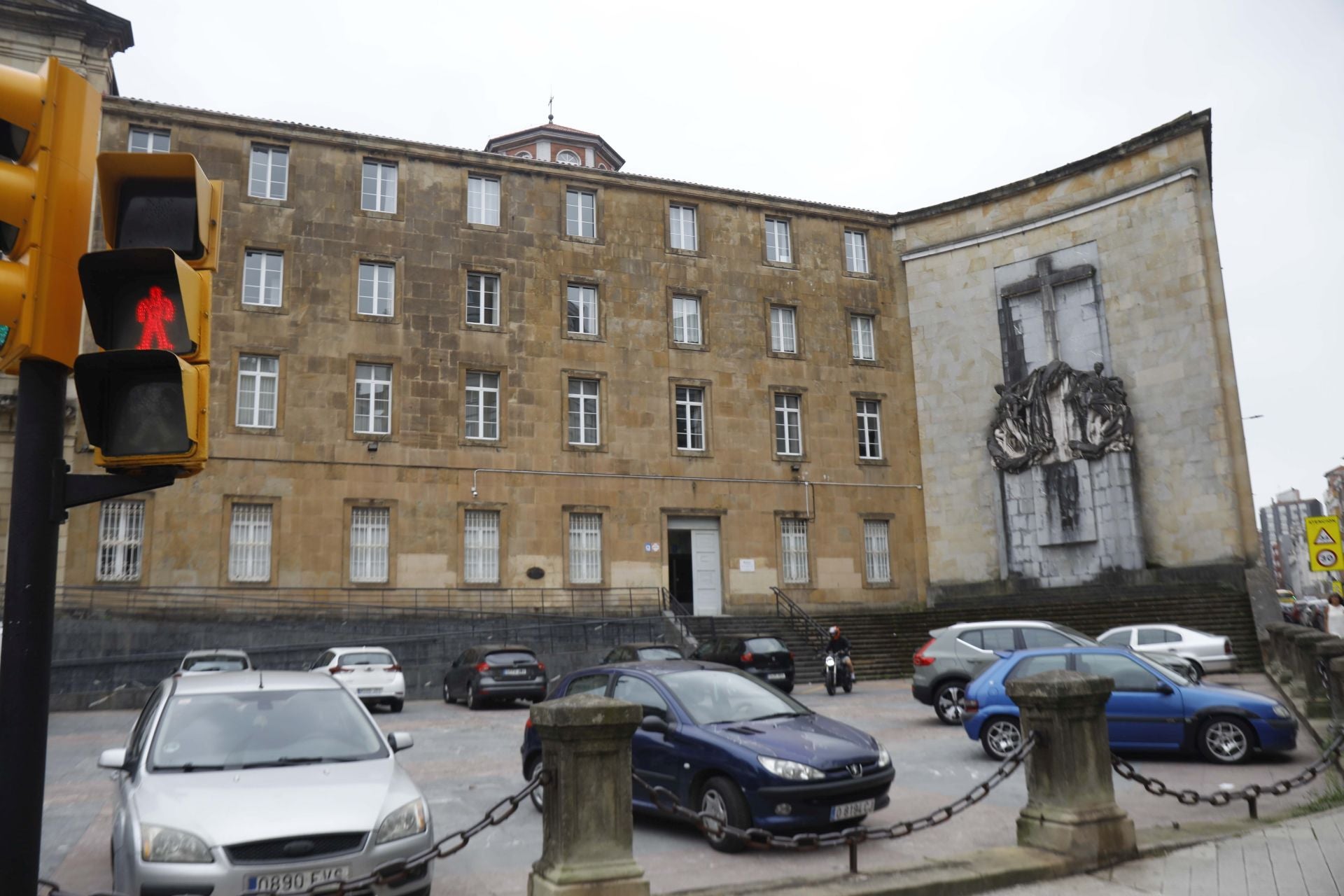 El Principado avisa al Ayuntamiento de Gijón: «No retirar monumento del Simancas puede ser prevaricación»