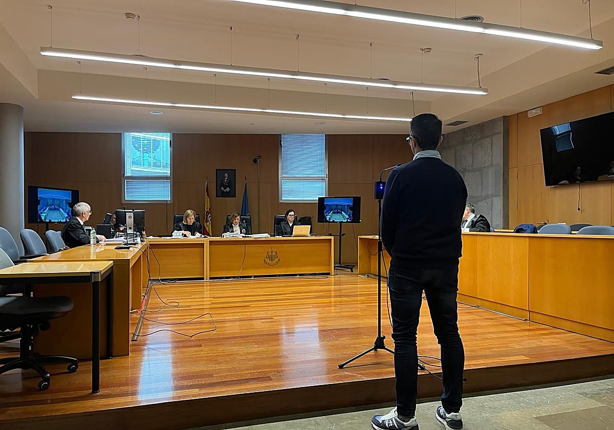 La acusación particular eleva la pena de prisión al jefe de la Policía Local de Siero por acoso y lesiones