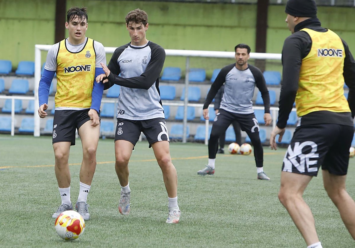 Gete, jugador del Real Avilés: «Lo más importante es que jugamos en el Suárez Puerta»
