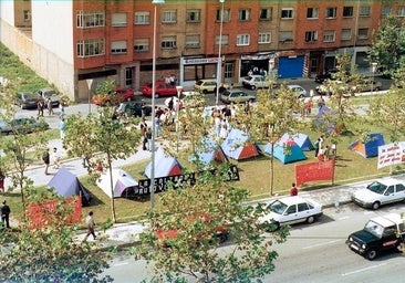 Acampada de 1995 en el parque Lázaro Cárdenas para rechazar la construcción de una autopista que partiera en dos el valle de Jove.