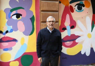 Gaspar Llamazares, en la plaza del Ayuntamiento.