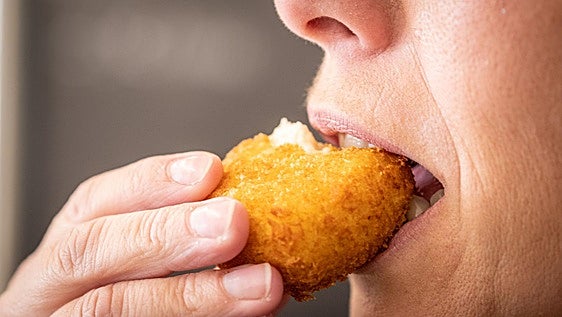 El truco para cocinar croquetas líquidas