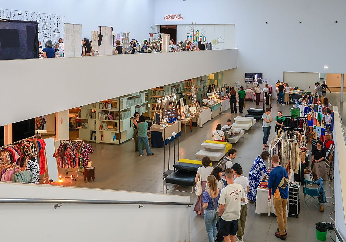 Labshop invade Laboral con puestos, talleres y música